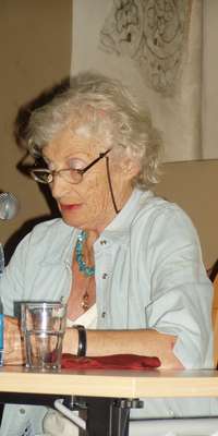 Miriam Akavia, Israeli writer., dies at age 87
